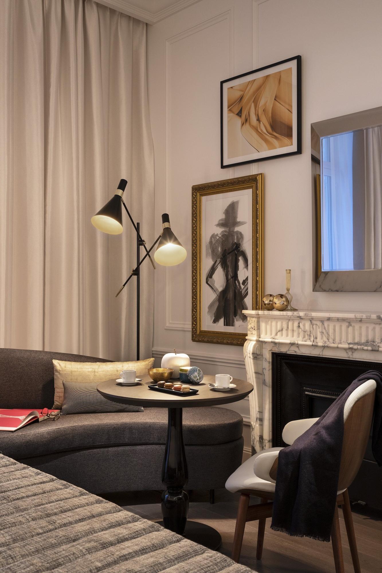 라 클레 샹젤리제 파리 바이 더 크레스트 컬렉션 외부 사진 Floor lamp