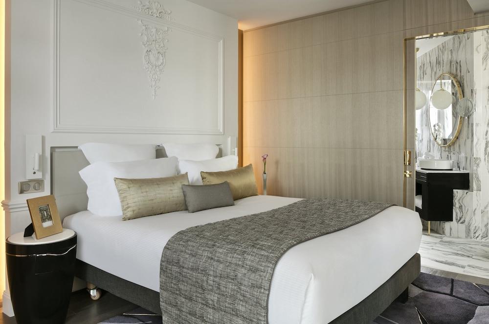 라 클레 샹젤리제 파리 바이 더 크레스트 컬렉션 외부 사진 A bedroom at the Mandarin Oriental, Paris